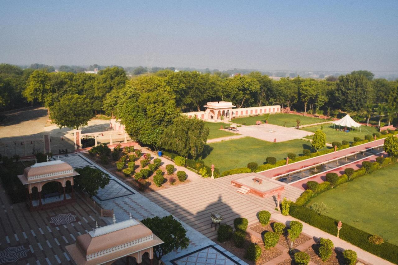 Umaid Palace - A Lakeside Heritage Palace Resort Near Jaipur Close To Bhangarh & Chand Baori Stepwell Abhaneri Dubbi Екстер'єр фото
