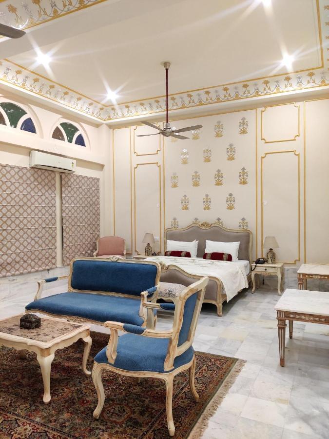 Umaid Palace - A Lakeside Heritage Palace Resort Near Jaipur Close To Bhangarh & Chand Baori Stepwell Abhaneri Dubbi Екстер'єр фото